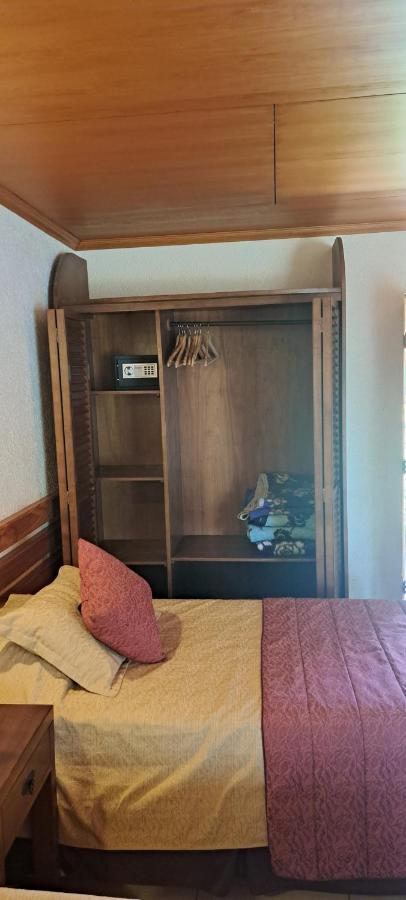 Hotel Puku Vai Ханга Роа Екстериор снимка