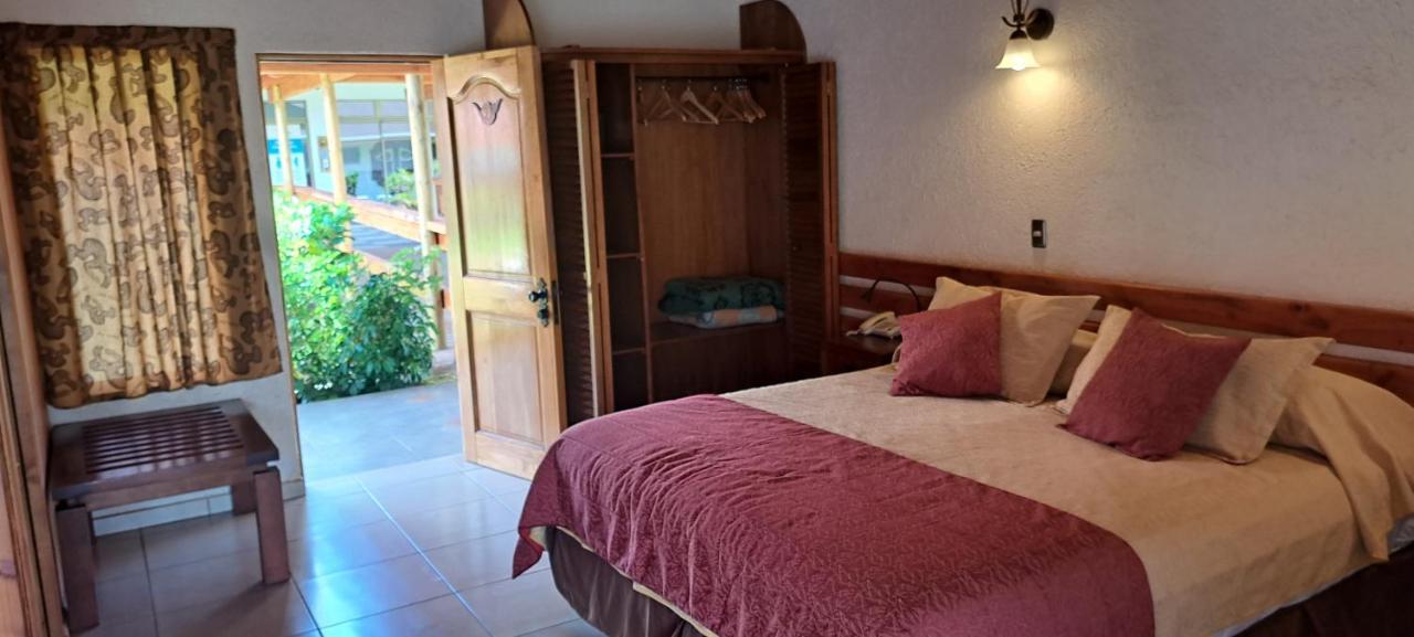 Hotel Puku Vai Ханга Роа Екстериор снимка