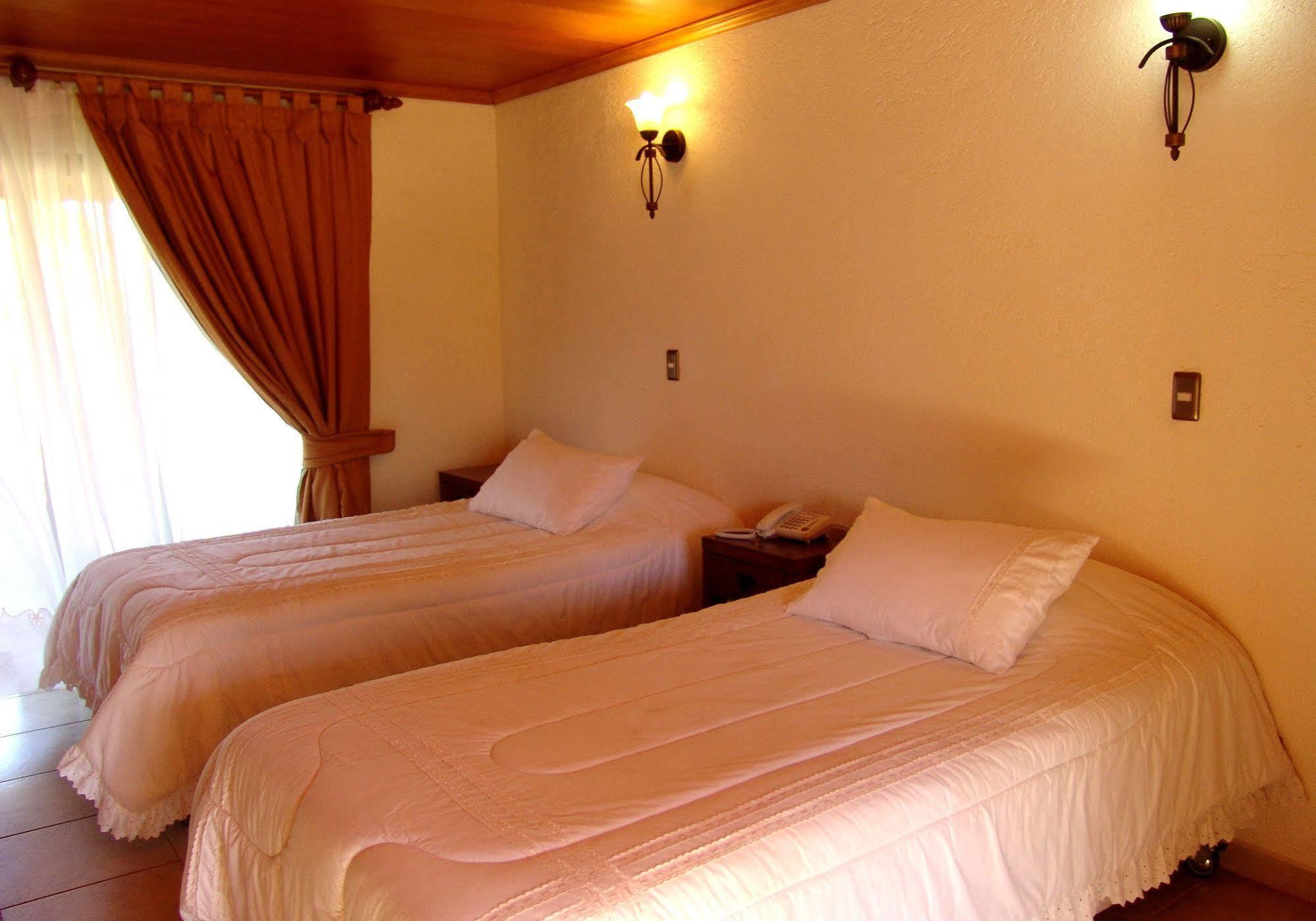 Hotel Puku Vai Ханга Роа Екстериор снимка